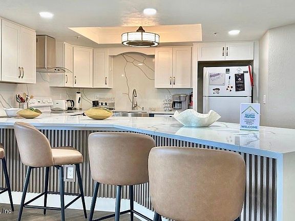 5th image of 2545 Atlantic Ave #206