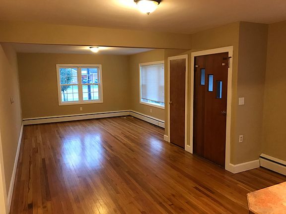 2nd image of 2215 Oakwood Dr