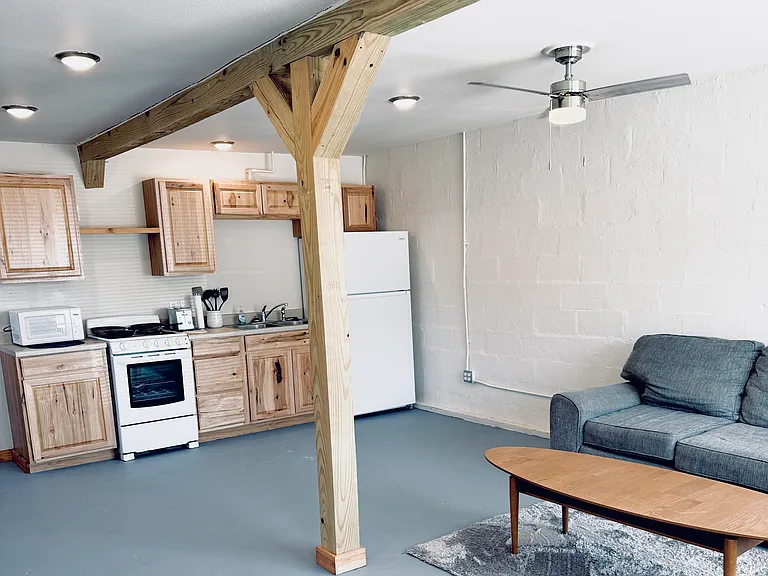 102 W Morgan St — Photo 5