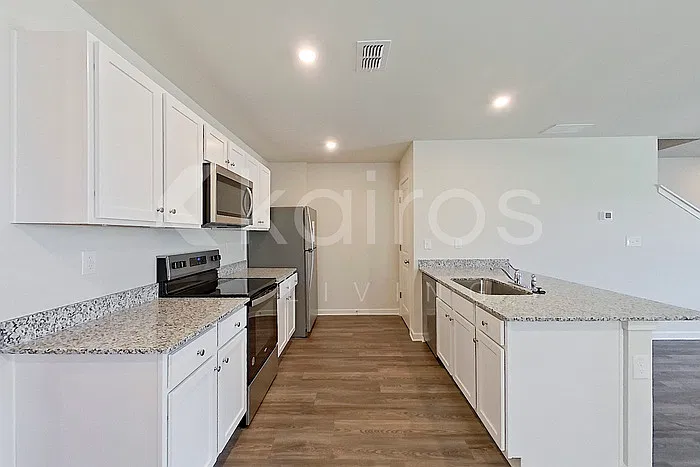 3 bed, 2.5 bath, 1522 sqft, $1,595 — Photo 4