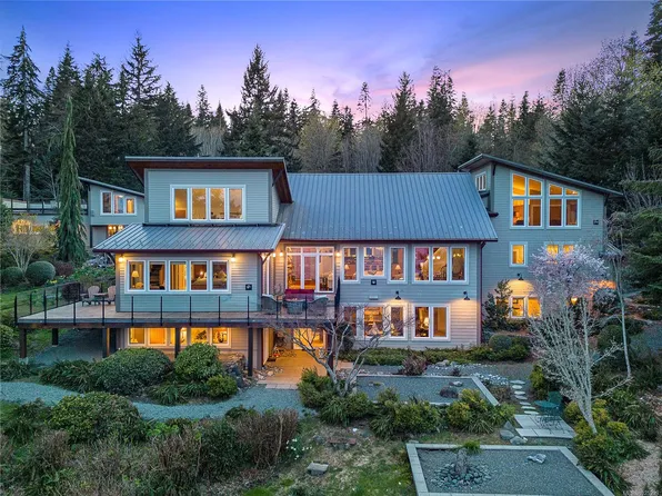 6520 Eagles Dr, Strathcona, BC V9J 1V4