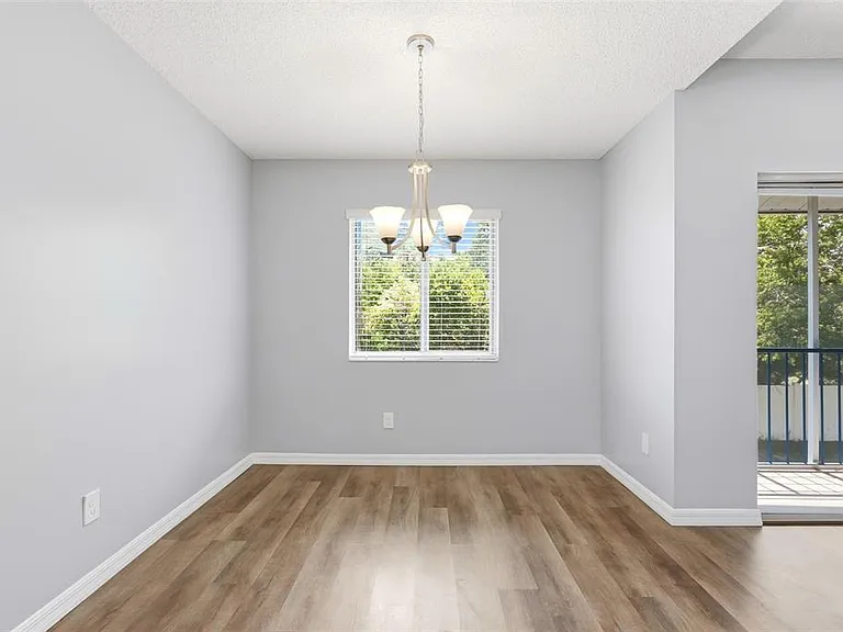 10 N Fairfax Ave #10 — Photo 28