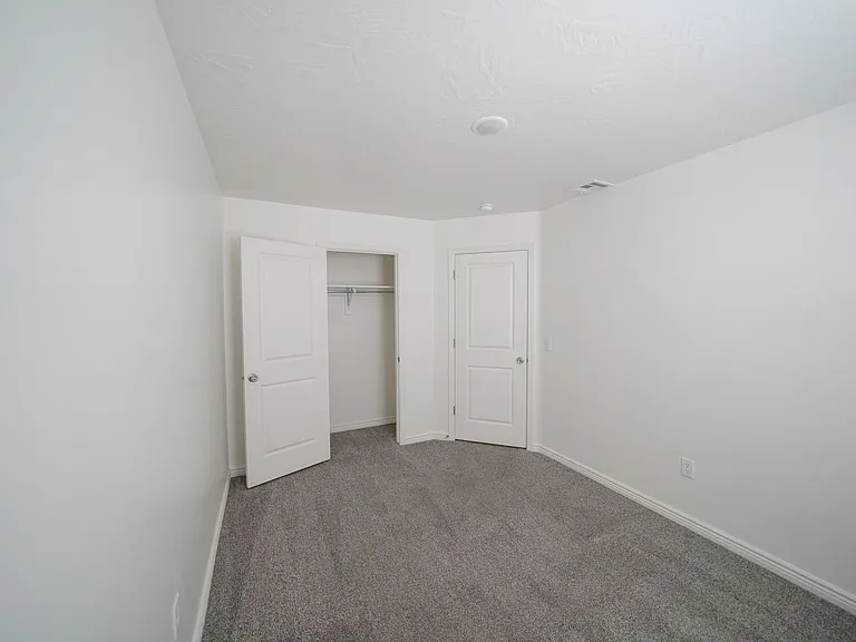 3243 S Fossil Hills Dr — Photo 23