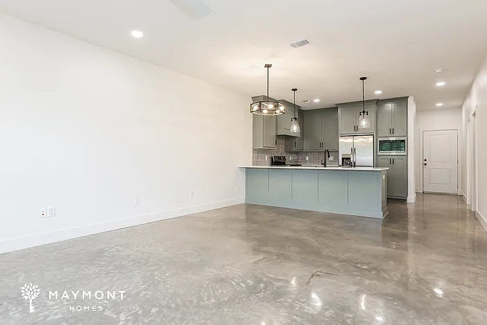 2 bed, 2.0 bath, 1350 sqft, $2,200 — Photo 3