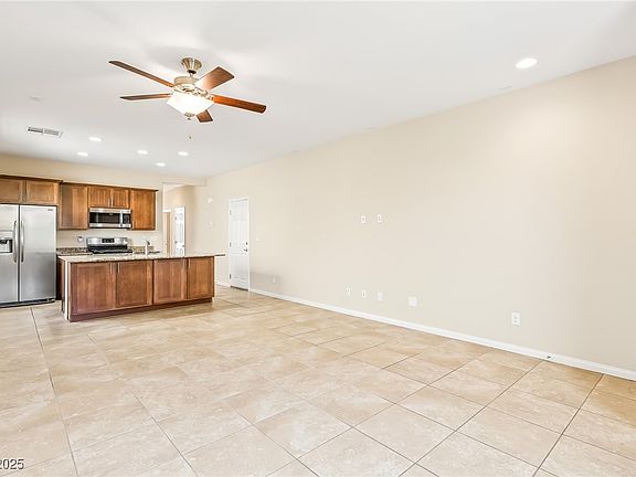 5th image of 2725 Beacon Rock Dr