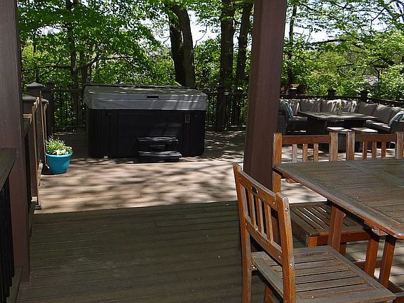 3rd image of 961 Riverwatch Dr