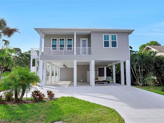 3rd image of 7799 Breakwater Ct