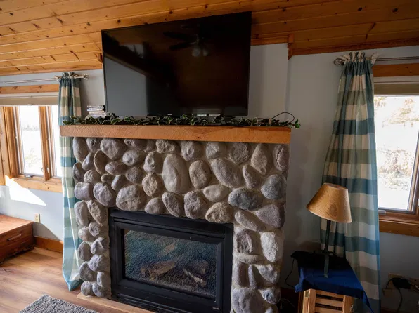 1176 Dakota Ct, Friendship, WI 53934