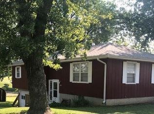 2103 Lipper Ave, Higginsville, MO 64037