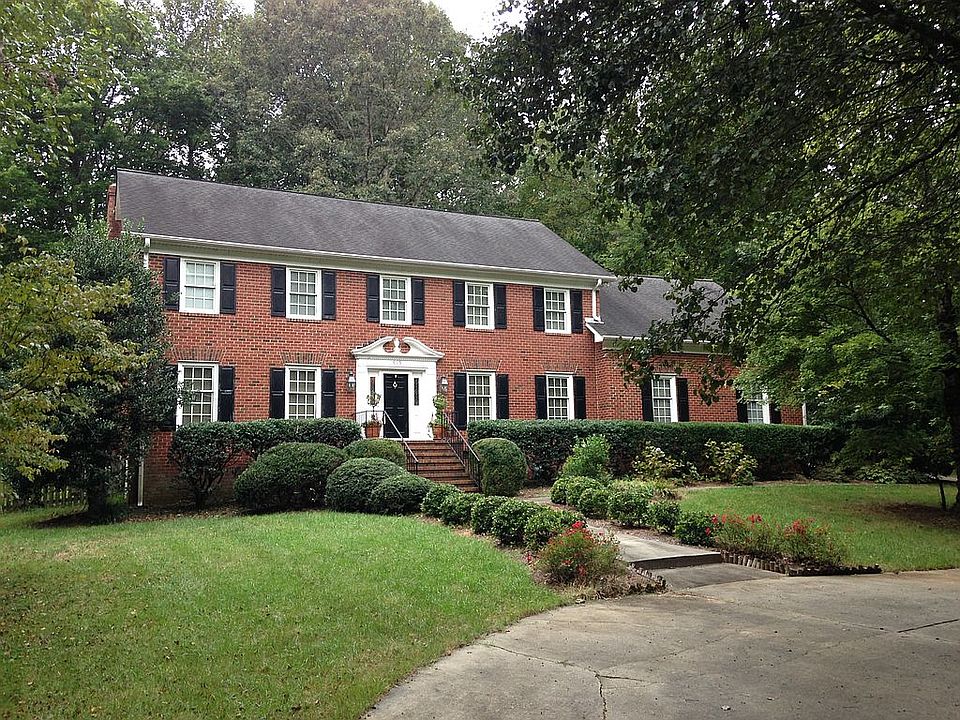 1st image of 615 Willoughby Blvd