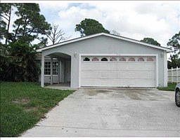 5th image of 1551 SE Airoso Blvd