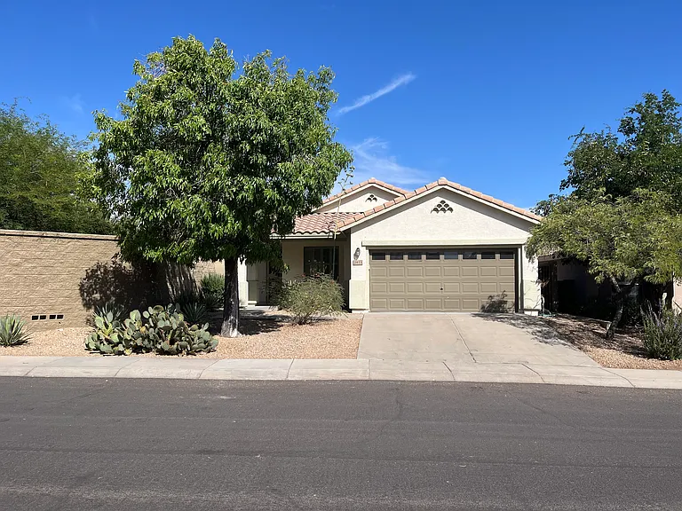 2413 W Lewis And Clark Trl — Photo 1