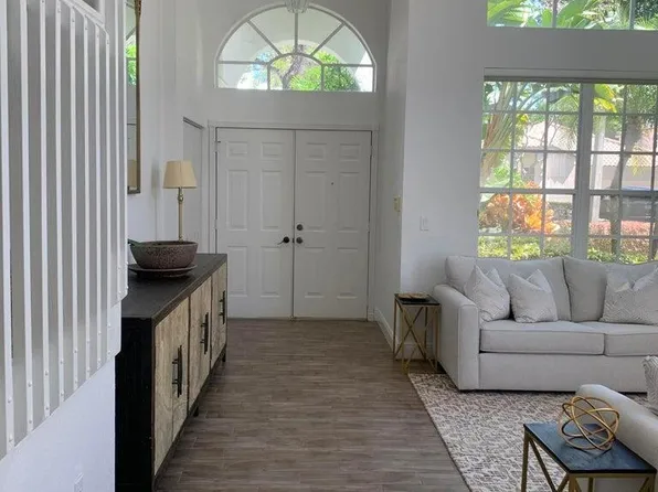 2087 Chagall Cir, West Palm Beach, FL 33409