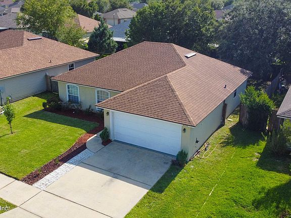 3rd image of 6426 BLUE LEAF Lane