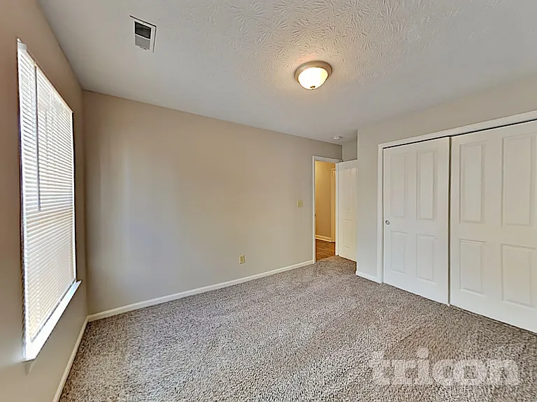 12758 Sovereign Ln — Photo 11