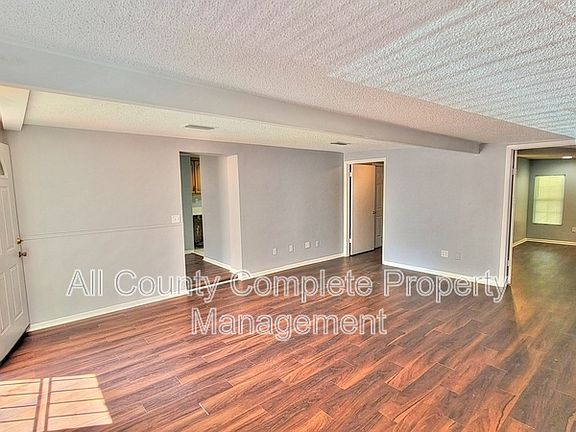 4th image of 10610 Ithaca Dr