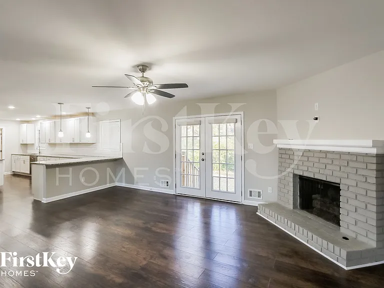 61 Vanya Ln SE — Photo 4