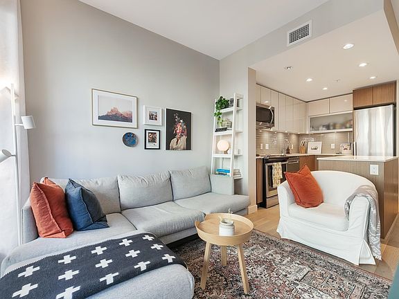 4th image of 688 E 19th Ave #205