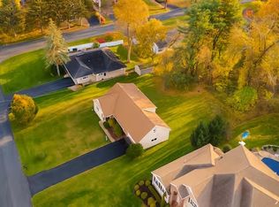 3 Turner Ln, Loudonville, NY 12211