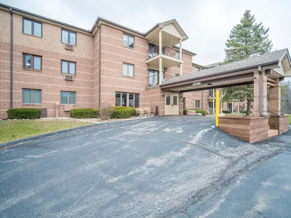 530 North Silverbrook DRIVE #128, West Bend, WI 53090