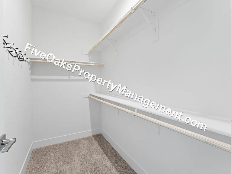 571 Willow Ridge Ct — Photo 16
