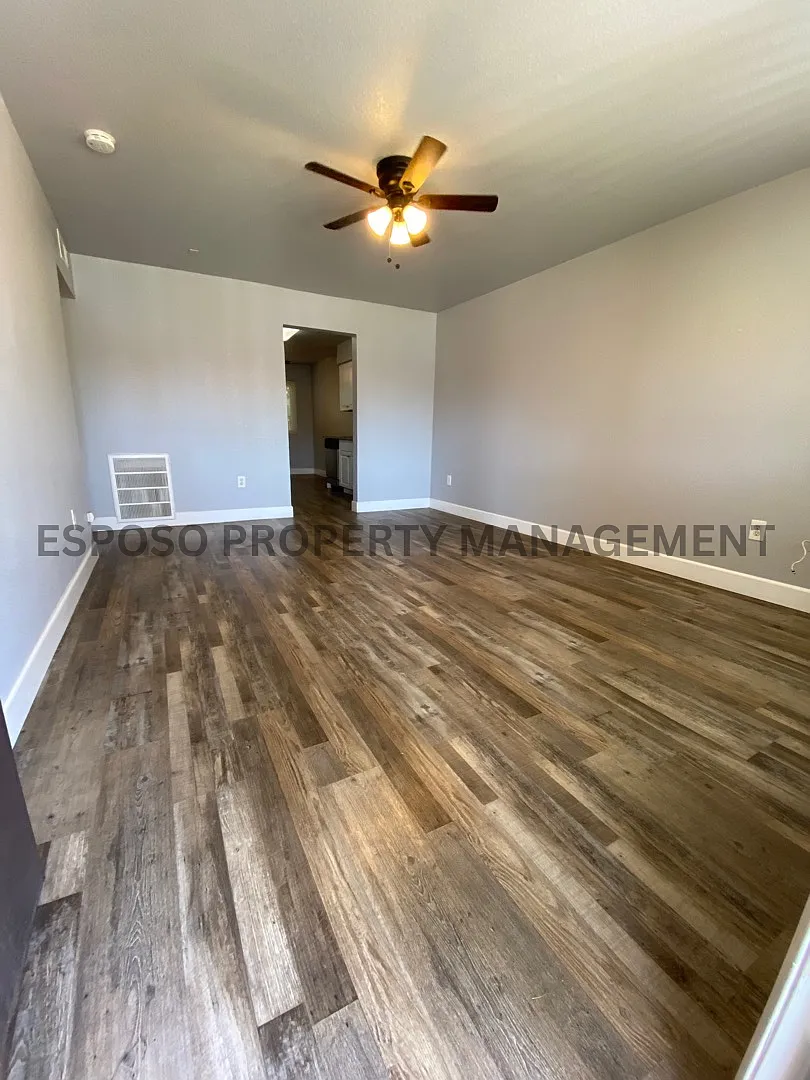 Building Photo - 5181 E Hedges Ave #105