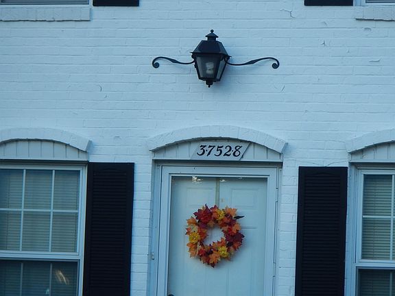 2nd image of 37528 Charter Oaks Blvd