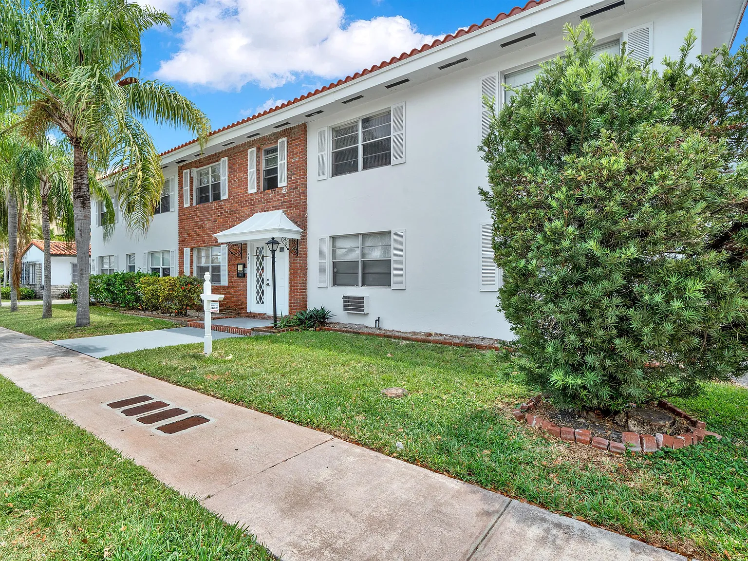 330-340 Madeira Ave. - 340-03 — Photo 4