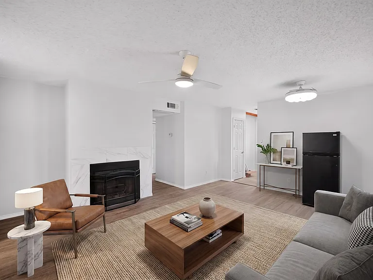 2111 E Belt Line Rd — Photo 5