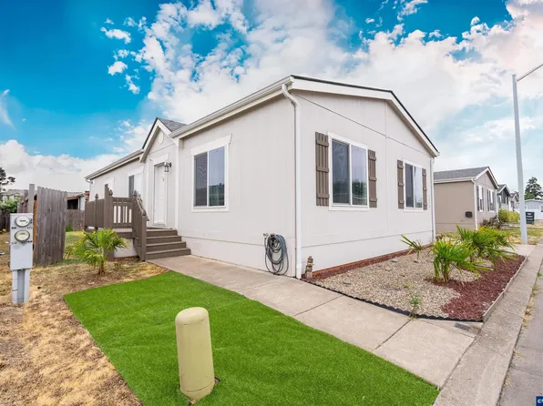 5270 Crystal St NE, Salem, OR 97305