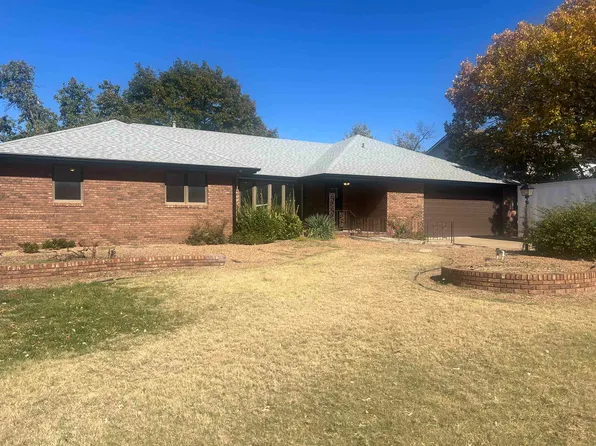 1741 Hillcrest Ln, Salina, KS 67401