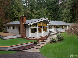 15620 Agatewood Rd NE, Bainbridge Island, WA 98110