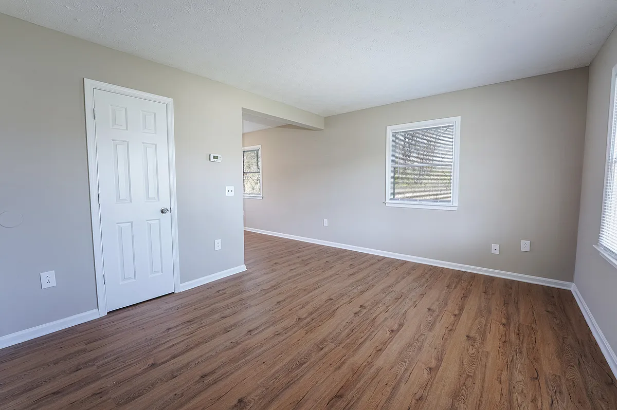 Building Photo - 3107 Shawnee Dr #11