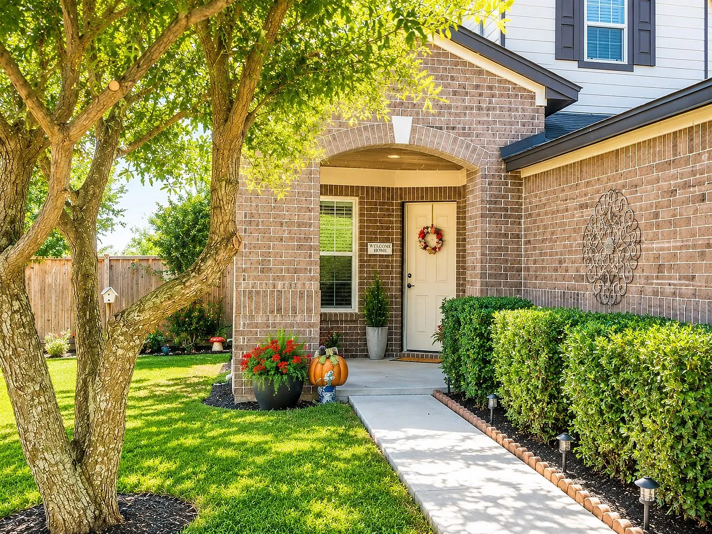 4 bed, 3.0 bath, 2676 sqft, $2,175 — Photo 2