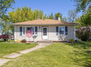402 Hill St E, Mount Morris, IL 61054