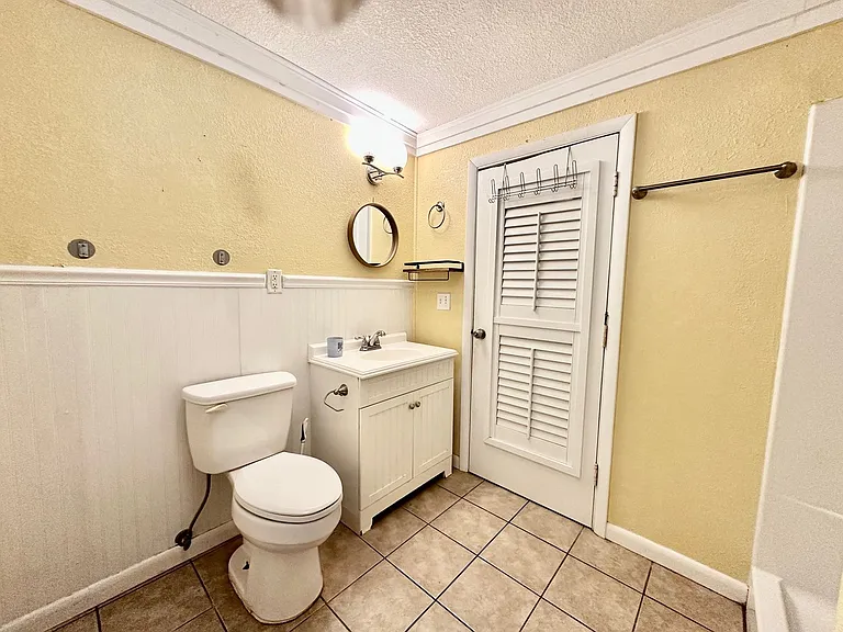 1727 Douglas Ave — Photo 13