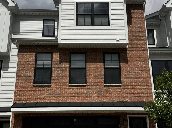 312 Thurgood Dr, Warrendale, PA