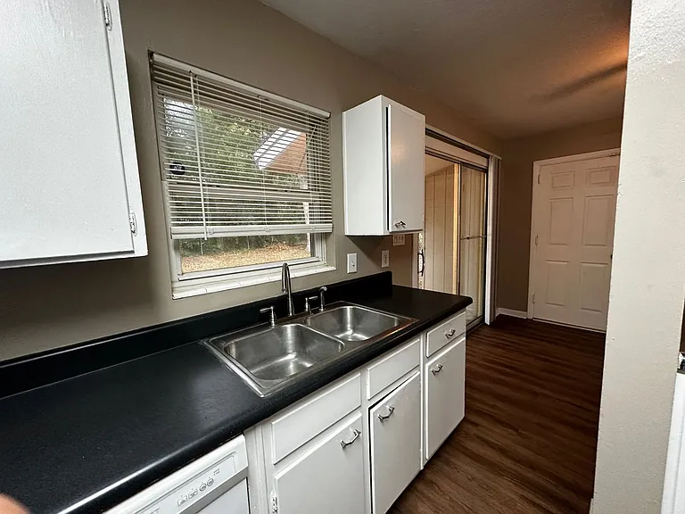 1730 Atkamire Dr — Photo 10