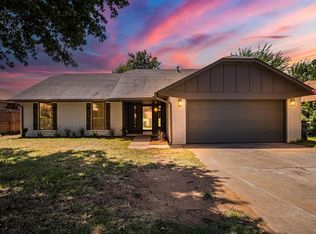 1120 Oak Hill Dr, Midwest City, OK 73110