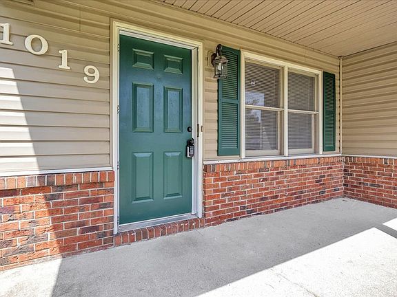 2nd image of 1019 Blue Leaf Pl