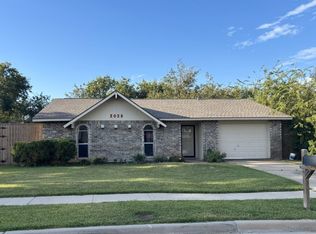 2028 Victoria Rd, Carrollton, TX 75007