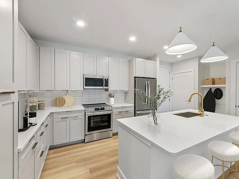 5251 W Tyson Ave — Photo 7