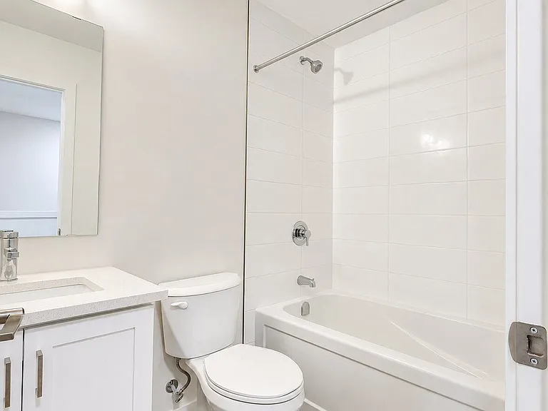 824 Woolwich St #110 — Photo 14