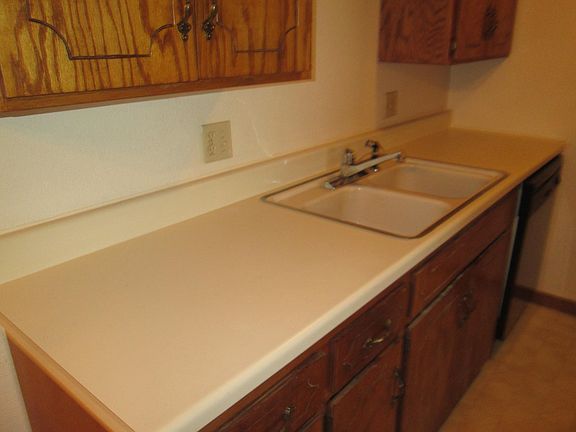 Other side on kitchen