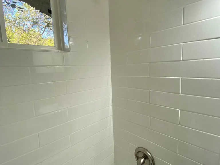 305 N Signal St #5 — Photo 5