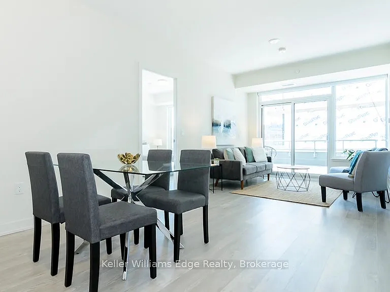 212 King William St #405 — Photo 9