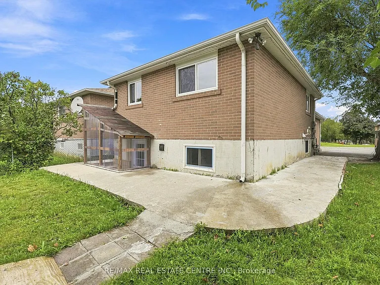 33 Garside Cres #MAIN — Photo 30