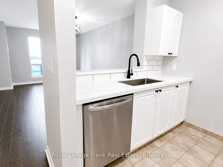 1 Lee Centre Dr #1002 — Photo 14