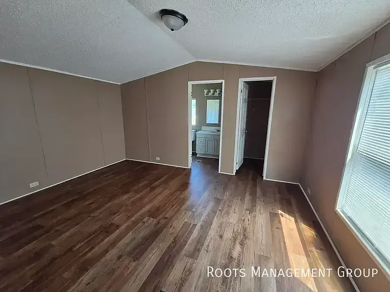 320 Rae St #23 — Photo 9