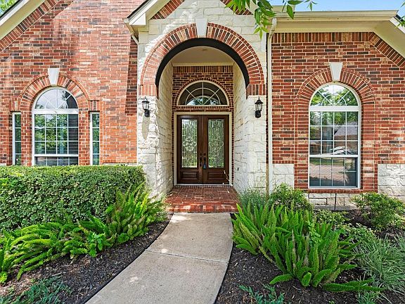 3rd image of 8722 Rosehedge Terrace Way